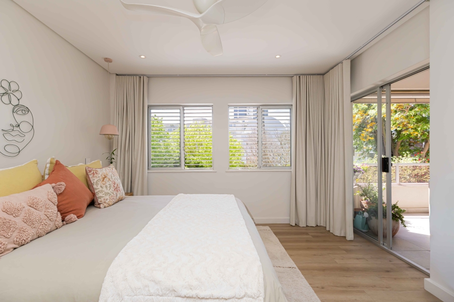 2 Bedroom Property for Sale in Sea Point Western Cape